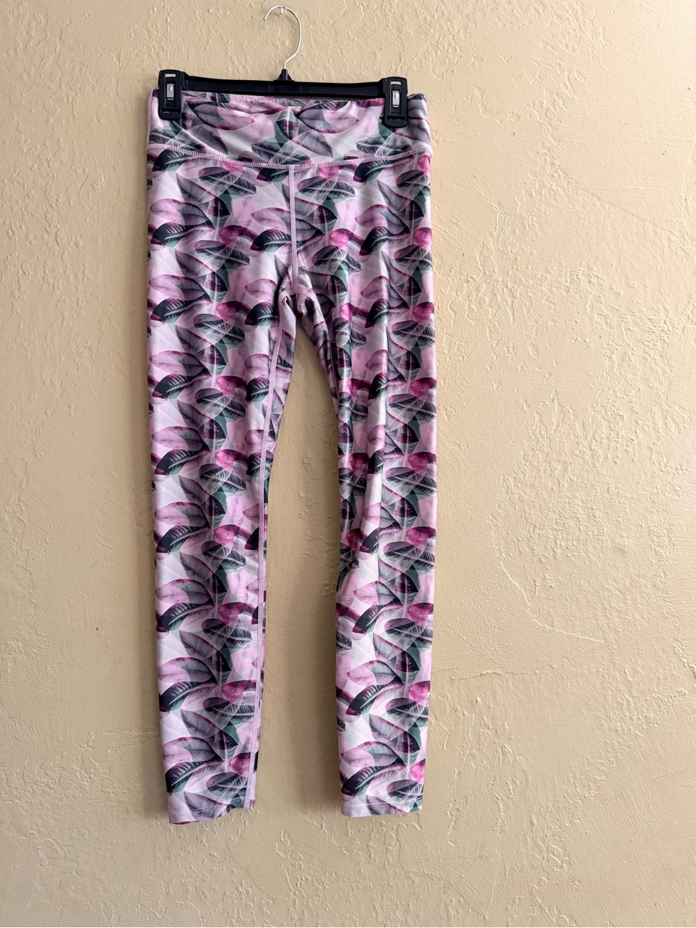 JoyLab Pink Leaf-Pattern Leggings